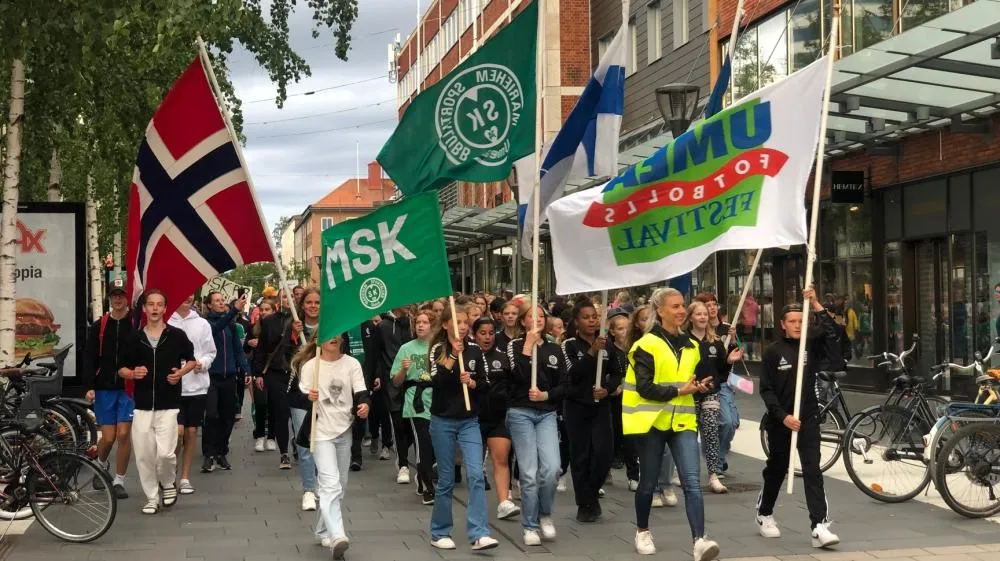 Internationell stämning redan vid invigningen